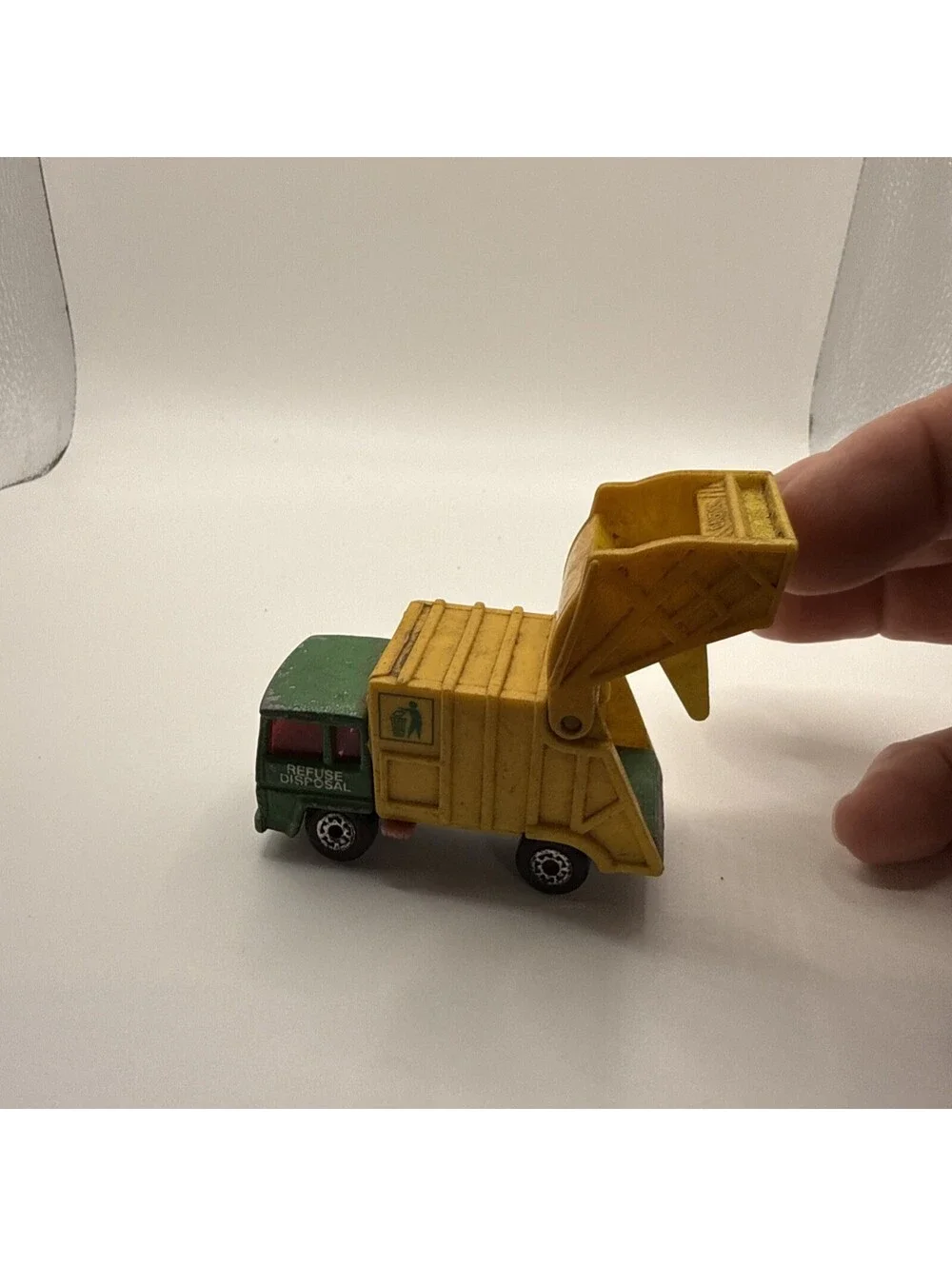 1979 MATCHBOX SUPERFAST REFUSE TRUCK VINTAGE